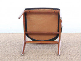Mid century modern pair of armchair in teak and brown leather by Johannes Andersen