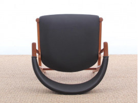 Paire de fauteuils scandinaves en teck et cuir 