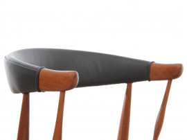 Mid century modern pair of armchair in teak and brown leather by Johannes Andersen