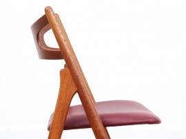 Suite de 10 chaises CH29 "Sawback" 