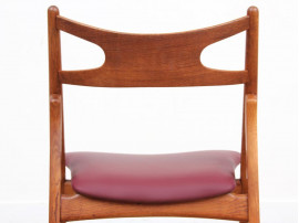 Suite de 10 chaises CH29 "Sawback" 