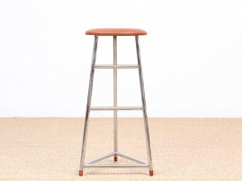 Tabouret de bar en acier. 69 cm.