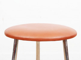 Tabouret de bar en acier. 69 cm.