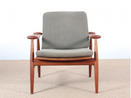 Mid century modern pair of armchair in teak model FD 133 by Finn Juhl