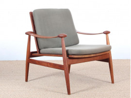 Mid century modern pair of armchair in teak model FD 133 by Finn Juhl