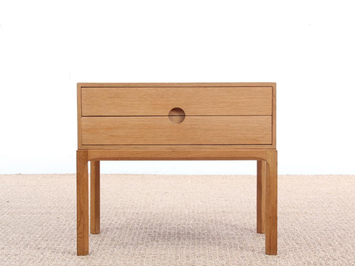 Petite commode scandinave ou chevet en chêne modèle 384