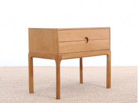 Petite commode scandinave ou chevet en chêne modèle 384