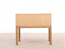 Petite commode scandinave ou chevet en chêne modèle 384