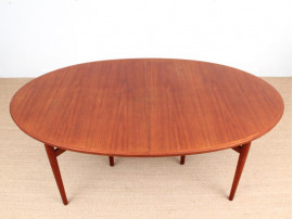 Mid century modern scandinavian dining table in teak by Arne Vodder