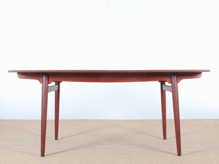 Extending dining table by Hans Wegner AT-310 in teck