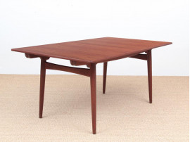 Extending dining table by Hans Wegner AT-310 in teck