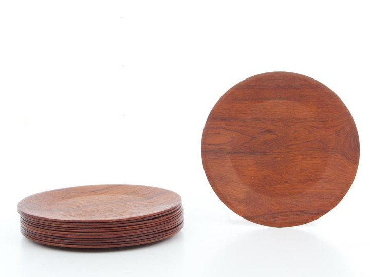 Set of 12 scandinavian plates in teak