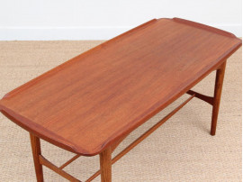 Table basse scandinave en teck.