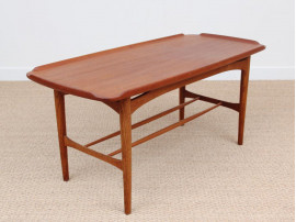 Table basse scandinave en teck.