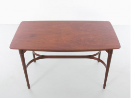 table basse scandinave en noyer