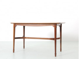 table basse scandinave en noyer