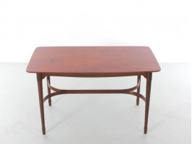 table basse scandinave en noyer