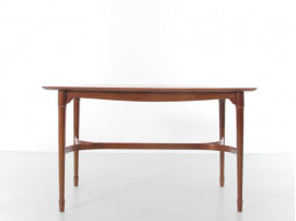 table basse scandinave en noyer