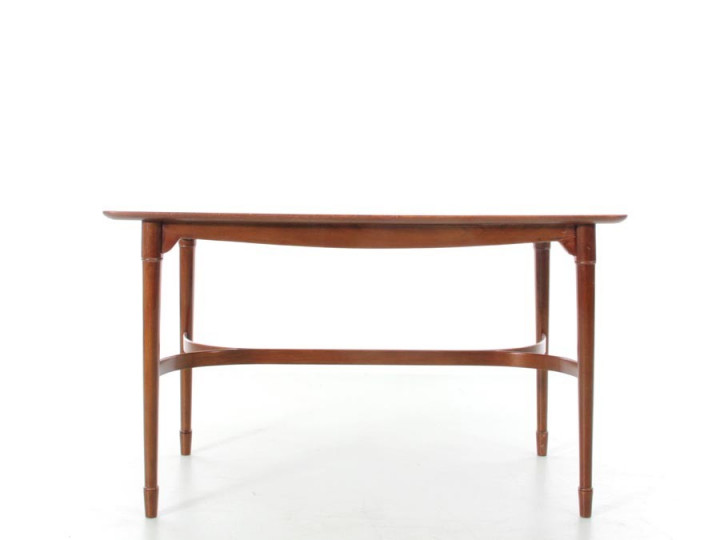 table basse scandinave en noyer