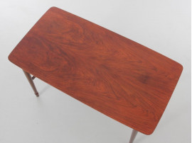 table basse scandinave en noyer