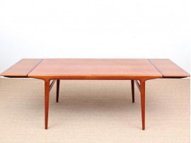 Mid-Century modern dining table in teak by Niels Møller 6/10 seats.