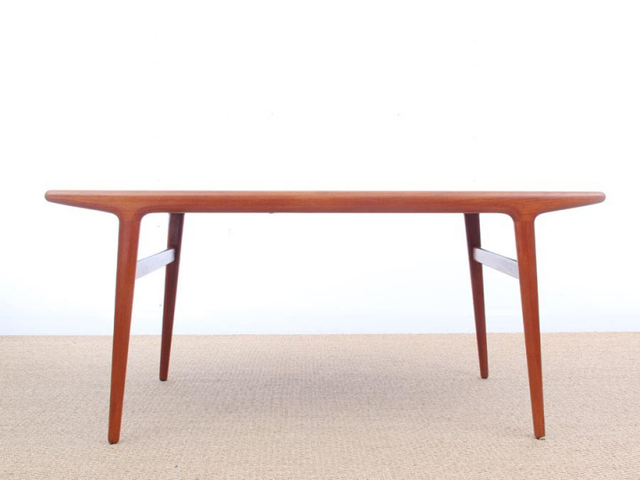 Mid-Century modern dining table in teak by Niels Møller 6/10 seats.