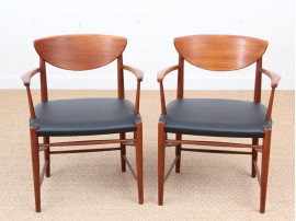 Mid-Century Modern Danish pair of armchairs in teck model 317 by Hvidt & Mølgaard Nielsen