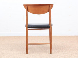 Suite de 6 chaises scandinaves en teck et cuir modele 317 