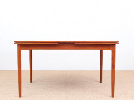 Mid-Century modern dining table in teak by Borge Mogensen, 6/10 seats. 