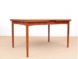 Mid-Century modern dining table in teak by Borge Mogensen, 6/10 seats. 