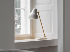 Lampe de table scandinave VL38. Edition neuve