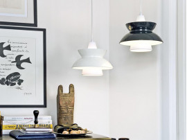 Suspension scandinave  en Doo-Wop ou « Navy Pendant » blanche. Edition neuve