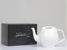 Mid-Century  modern scandinavian teapot model FJ Essence by Finn Juhl. New realese.