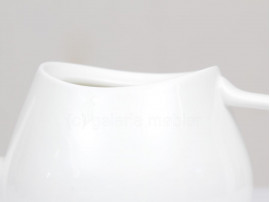 Mid-Century  modern scandinavian teapot model FJ Essence by Finn Juhl. New realese.