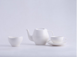 Mid-Century  modern scandinavian Tea Cup & Saucer model FJ Essence by Finn Juhl. New realese.