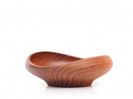 FJ Bowl in teak by Finn Juhl. New realese.