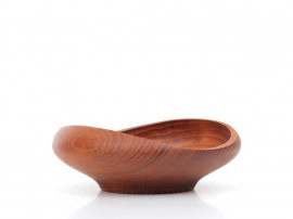 FJ Bowl in teak by Finn Juhl. New realese.