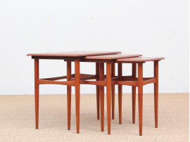 3 tables gigognes scandinaves en teck.