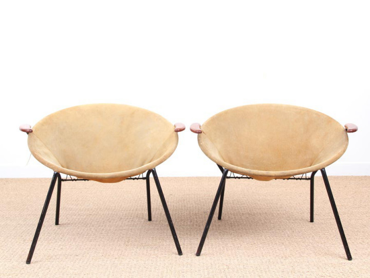 Mid-Century  modern scandinavian pair of balloon chairs by Hans Olsen