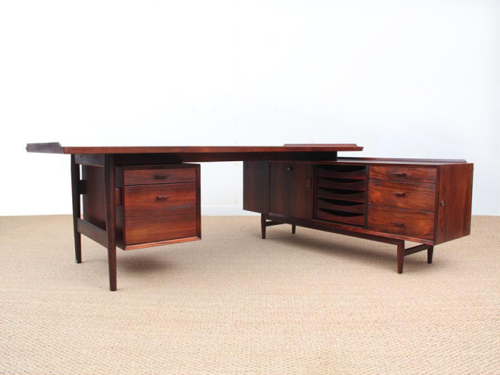 Mid-Century  modern scandinavian large desk in Rio rosewood by Arne Vodder for Sibast Furniture