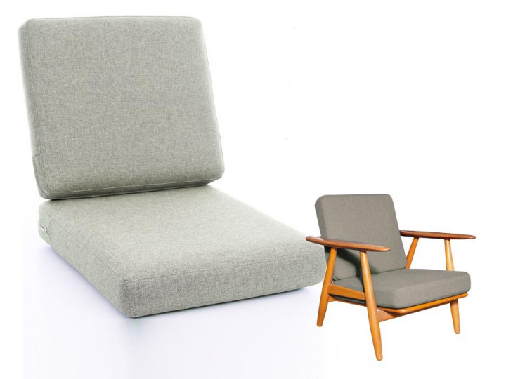 Jeu de coussins, assise et dossier, pour fauteuil "Cigar" Getama GE 240 de Hans Wegner. 