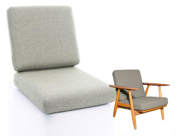 Jeu de coussins, assise et dossier, pour fauteuil "Cigar" Getama GE 240 de Hans Wegner. 