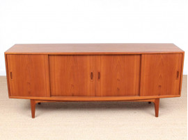 Mid-Century modern scandinavian side bord in teak by H.P. Hansen