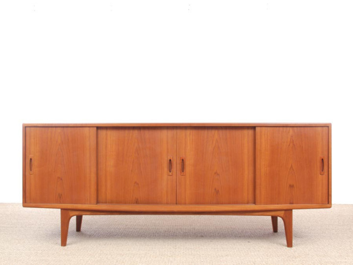 Mid-Century modern scandinavian side bord in teak by H.P. Hansen