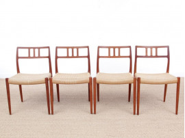 Suite de 4 chaises scandinaves en teck et corde, modèle 79. 