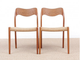 Mid-Century Modern danish pair of chairs in oak model 71 by Niels O. Møller
