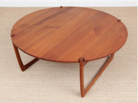 Mid-Century  modern scandinavian coffee table in solid teak by Peter Hvidt