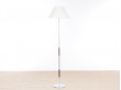 Lampadaire scandinave en palissandre de Rio et aluminium.