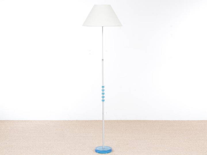 Lampadaire scandinave en aluminium et verre.