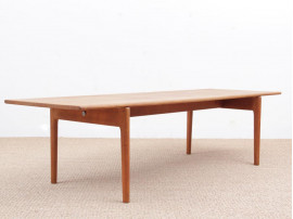 Mid-Century  modern scandinavian coffee table in solid oak by Hans Wegner